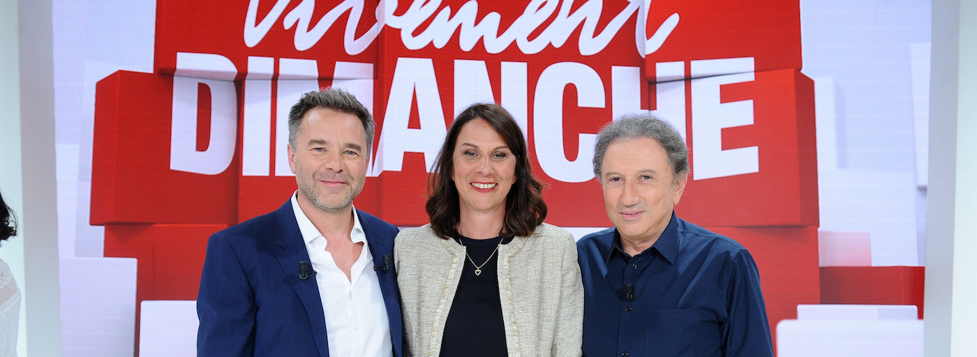 Guillaume De Tonquedec, Alexandra Durr et Michel Drucker -l'émission ' Vivement Dimanche ' au studio Gabriel . Diffusion le 01/09/2019 sur France 2 .